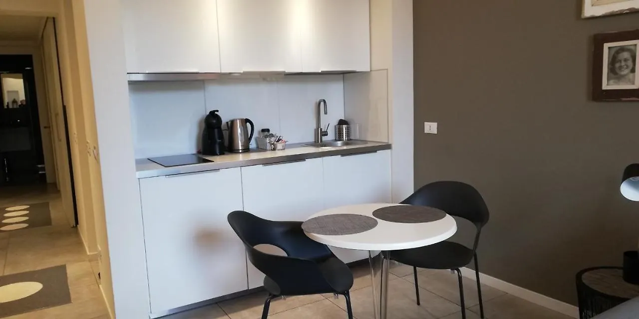 Fashion House Elvira 1 Apartment Bergamo Italy